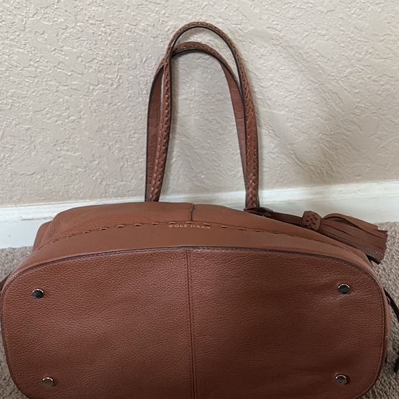 COLE HAAN leather large tote with snap closure - Picture 4 of 5